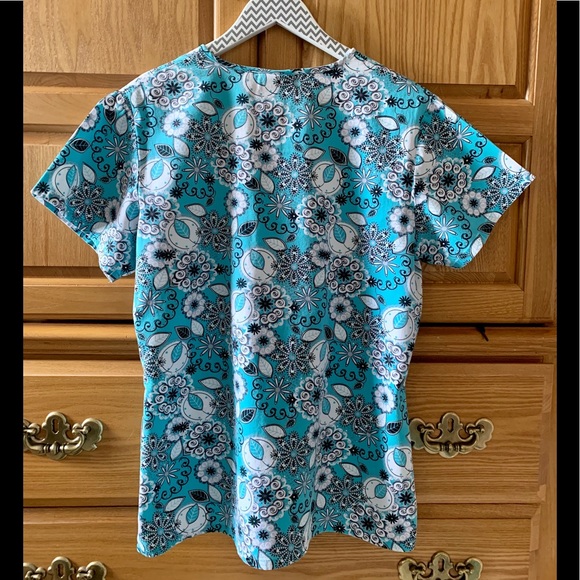 Life scrub top - Picture 2 of 6